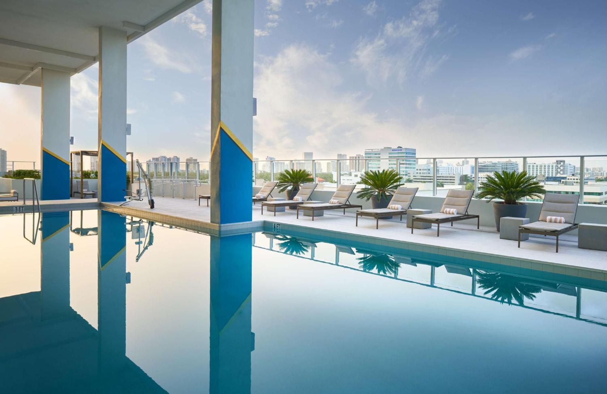 Serena Hotel Aventura Miami, Tapestry Collection By Hilton Екстериор снимка