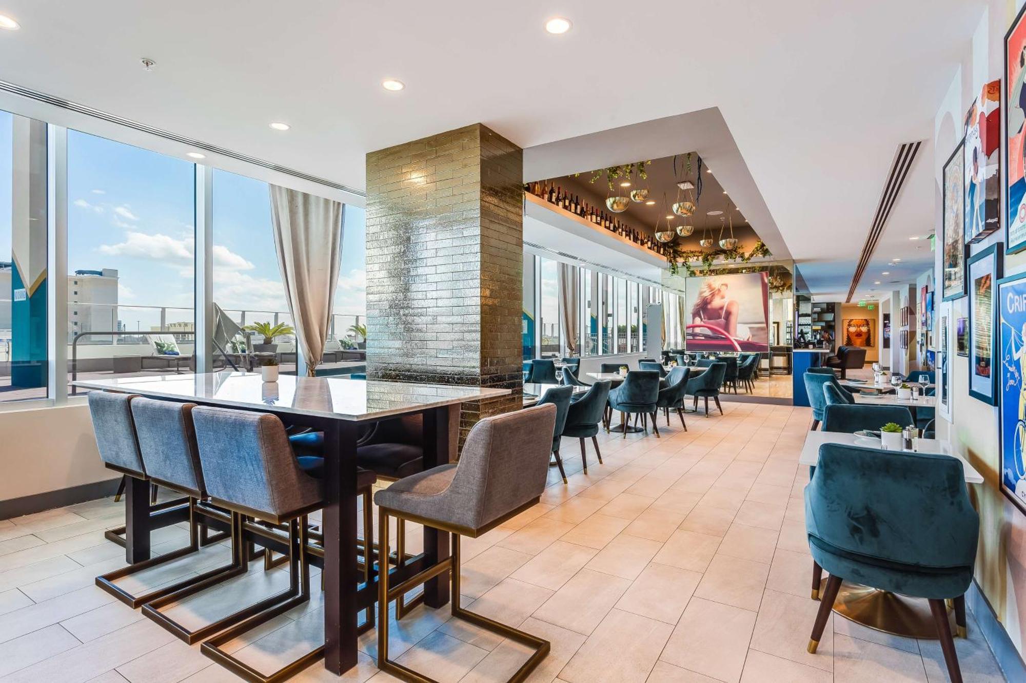 Serena Hotel Aventura Miami, Tapestry Collection By Hilton Екстериор снимка