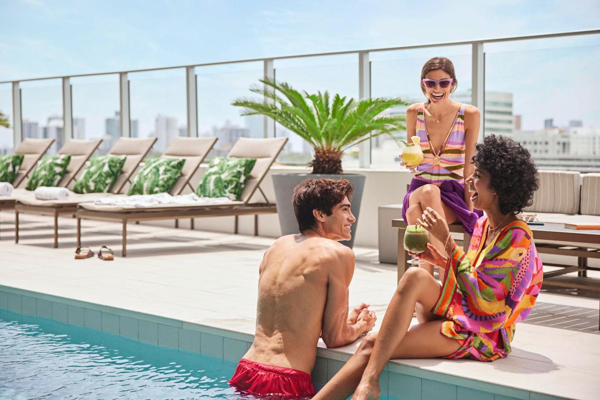Serena Hotel Aventura Miami, Tapestry Collection By Hilton Екстериор снимка