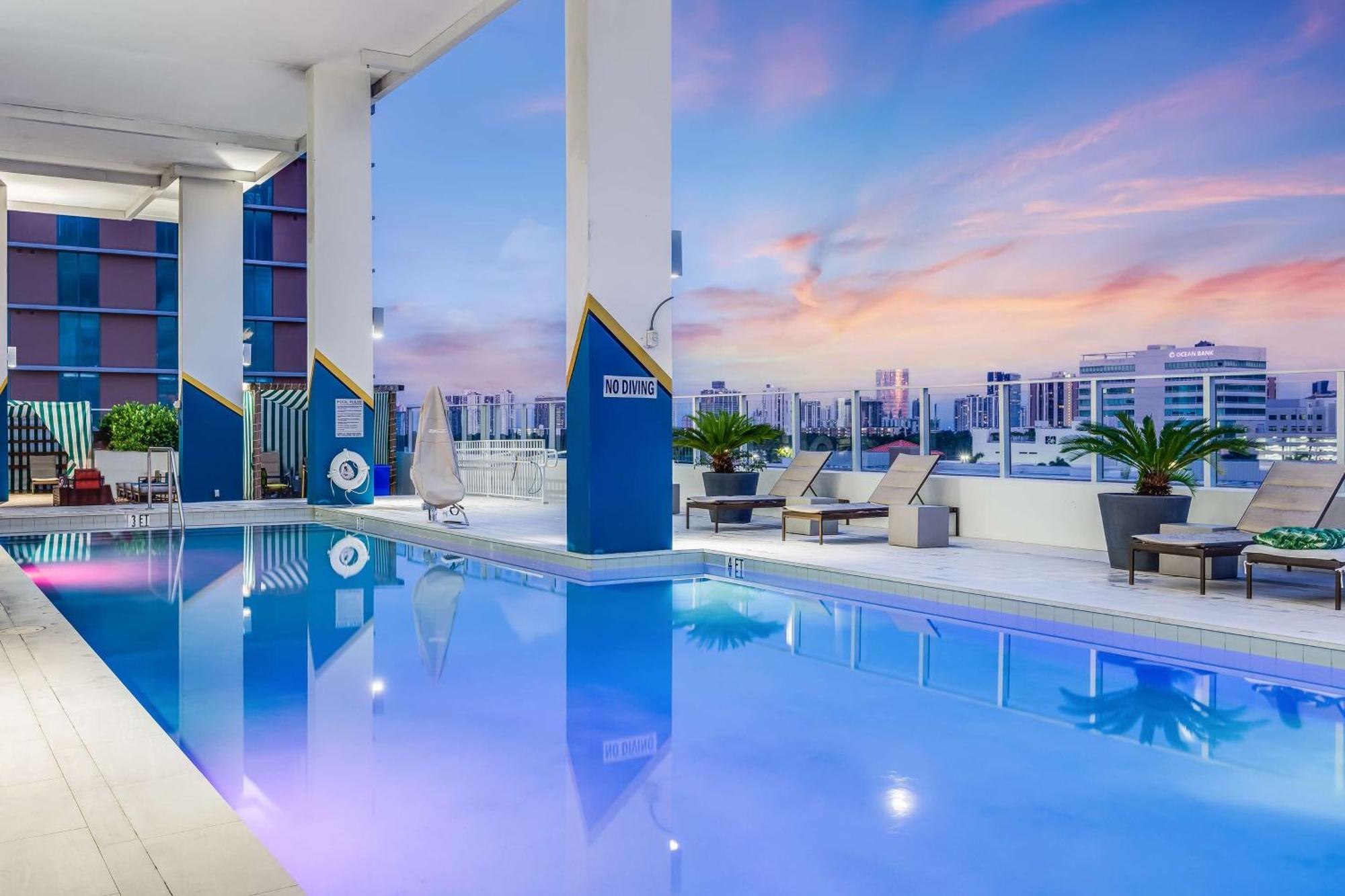 Serena Hotel Aventura Miami, Tapestry Collection By Hilton Екстериор снимка